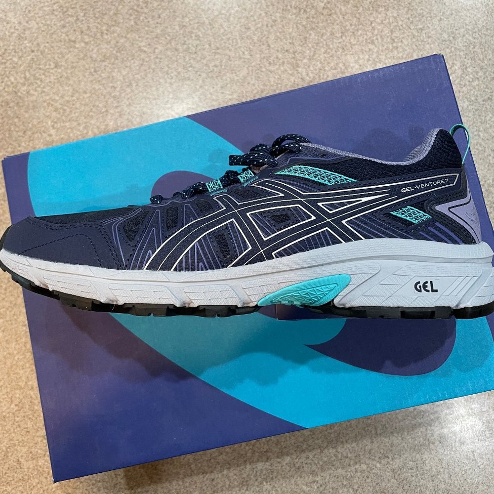 Asics gel-venture 7 NIB sz 9